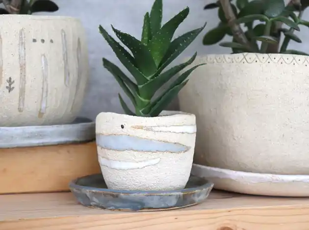 Mała doniczka ceramiczna Szybka dostawa