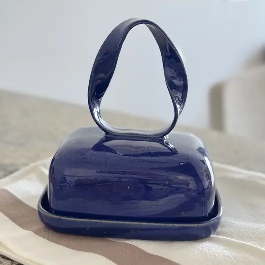 Ceramiczna maselniczka / Elegancki akcent na Twoim stole Tylko dziś