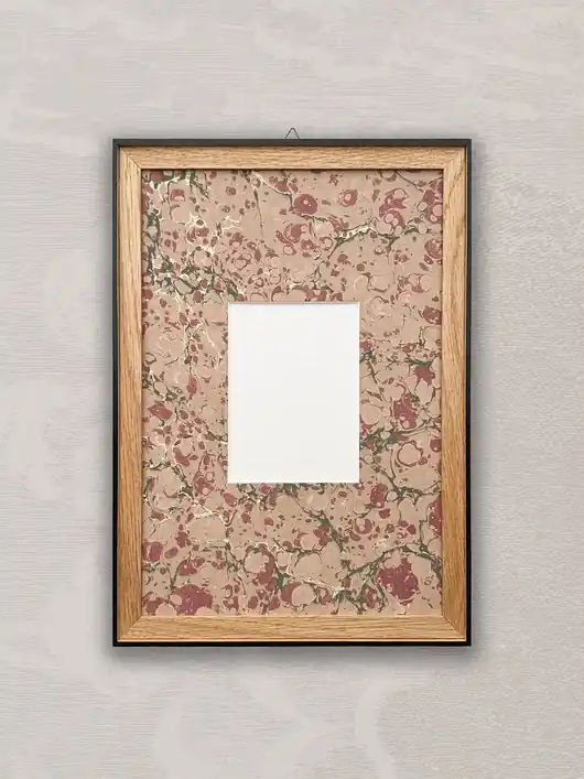 Łatwy zwrot Rama dębowa A4 z marmurkowym passe-partout z oknem 9x12 cm