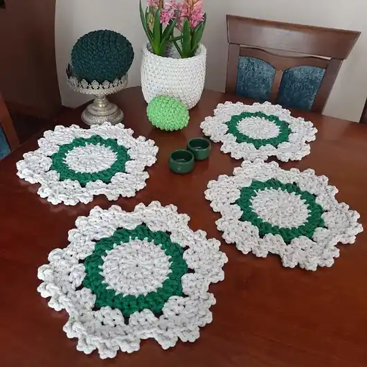 Obniżka ceny Komplet podkładek pod talerze 4szt 32cm