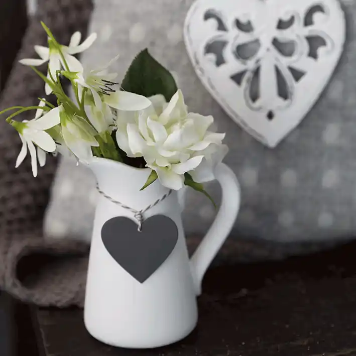 Okazja Metalowy dzbanek ze sztucznymi kwiatami Snowdrop, 22 cm Bonami