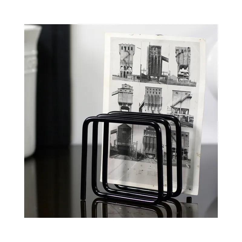Czarny stojak na listy Letter Rack Bonami Popularny