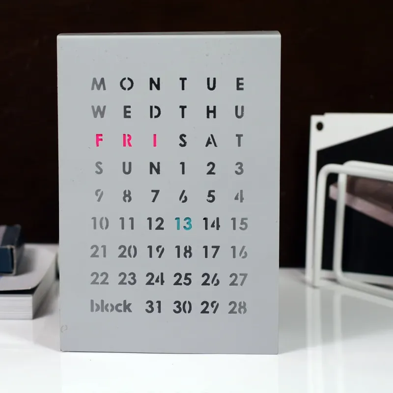 Magnetyczny kalendarz Perpetual Calendar, szary Bonami Tani