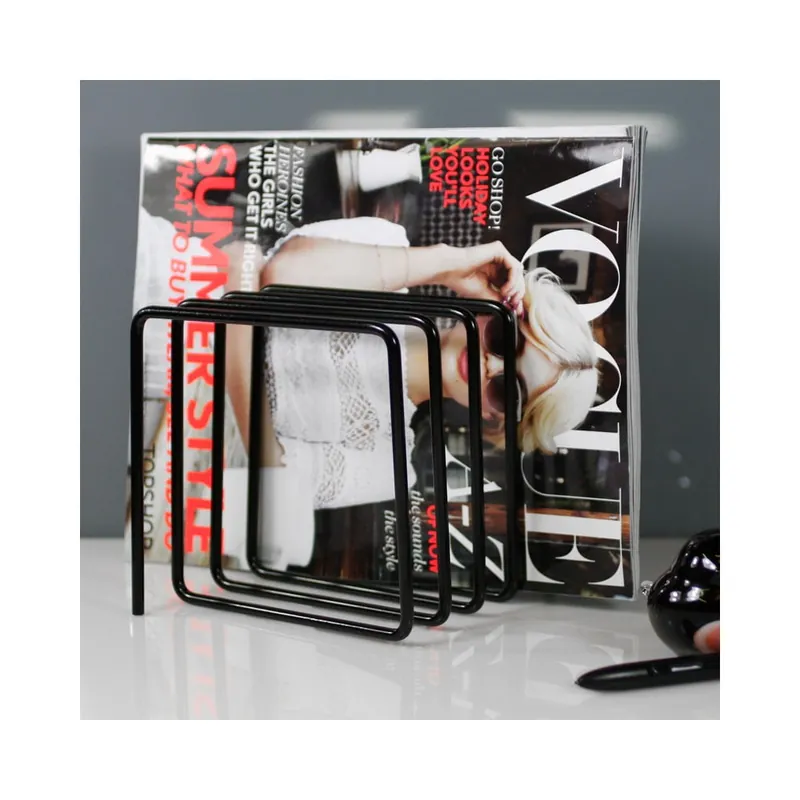 Czarny gazetnik Magazine Rack Bonami Zamów dziś