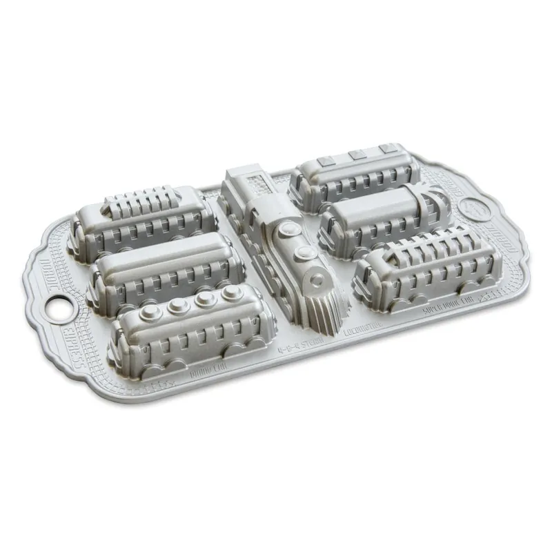 Ekspresowa dostawa Forma na babkę w kształcie pociągu w kolorze srebra Nordic Ware Polar Express, 1,15 l Bonami