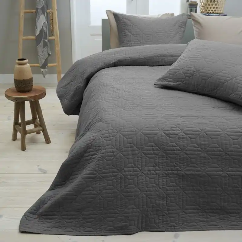 Oferta limitowana Antracytowa narzuta na łóżko z 2 poszewkami na poduszki Sleeptime Memphis, 260x250 cm Bonami