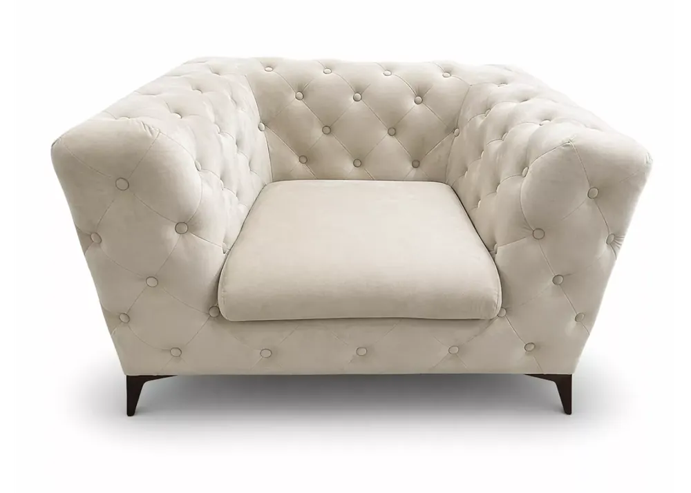 (Wyprzedaż) Fotel Chesterfield Moet pikowany guzikami w kolorze ecru i metalowymi czarnymi nóżkami, ecru welur Obniżka ceny