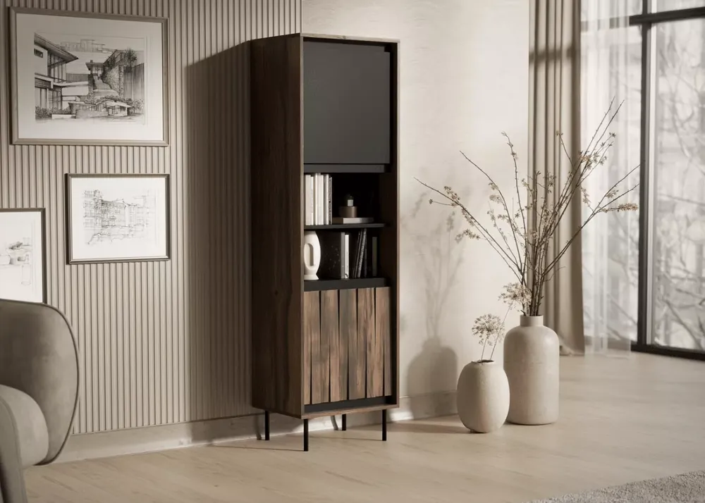 Witryna Madera W-1 – nowoczesna witryna orzechowa z czarnymi akcentami, elegancja i funkcjonalność w Twoim salonie Bezpieczna płatność